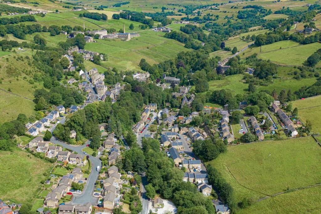 Entire Cottage In The Beautiful Calder Valley 哈利法克斯 外观 照片